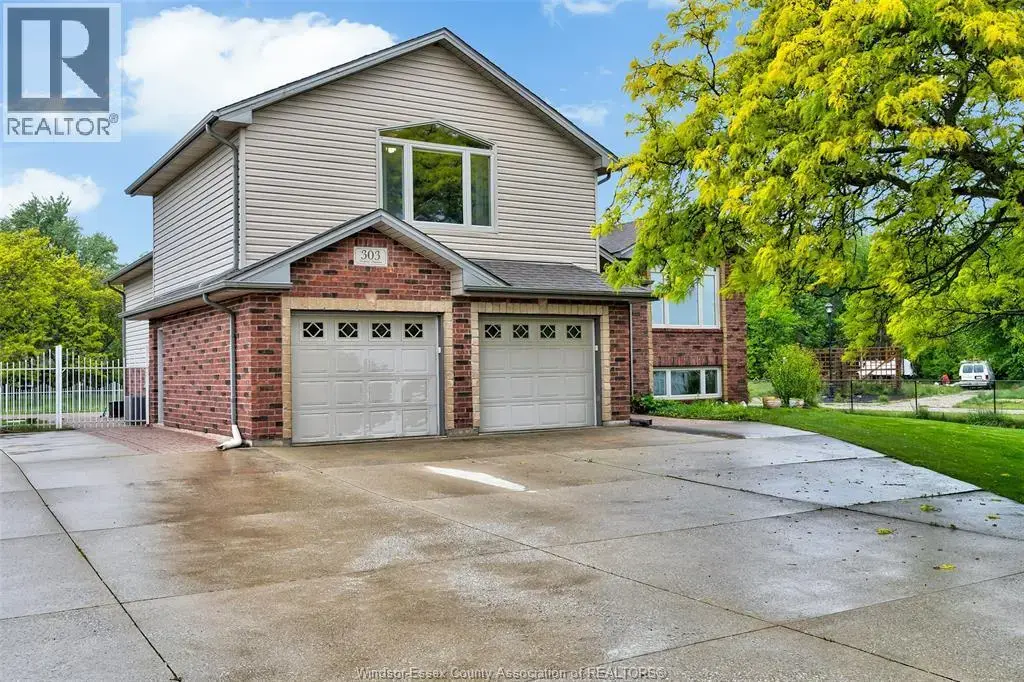 303 Gosfield Townline West, Essex